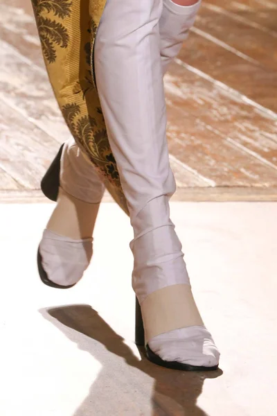 Look 15